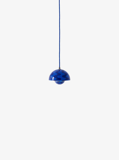 Suspension Flowerpot Chandelier VP10 - 10 pendants - &amp;Tradition-Motif bleu cobalt &amp; crépuscule-The Woods Gallery