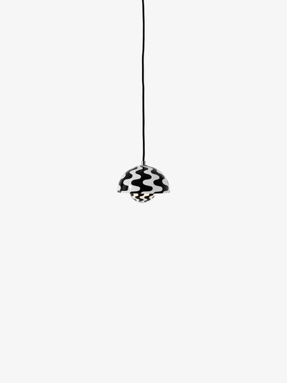 Suspension Flowerpot Chandelier VP10 - 10 pendants - &amp;Tradition-Motif noir &amp; blanc-The Woods Gallery