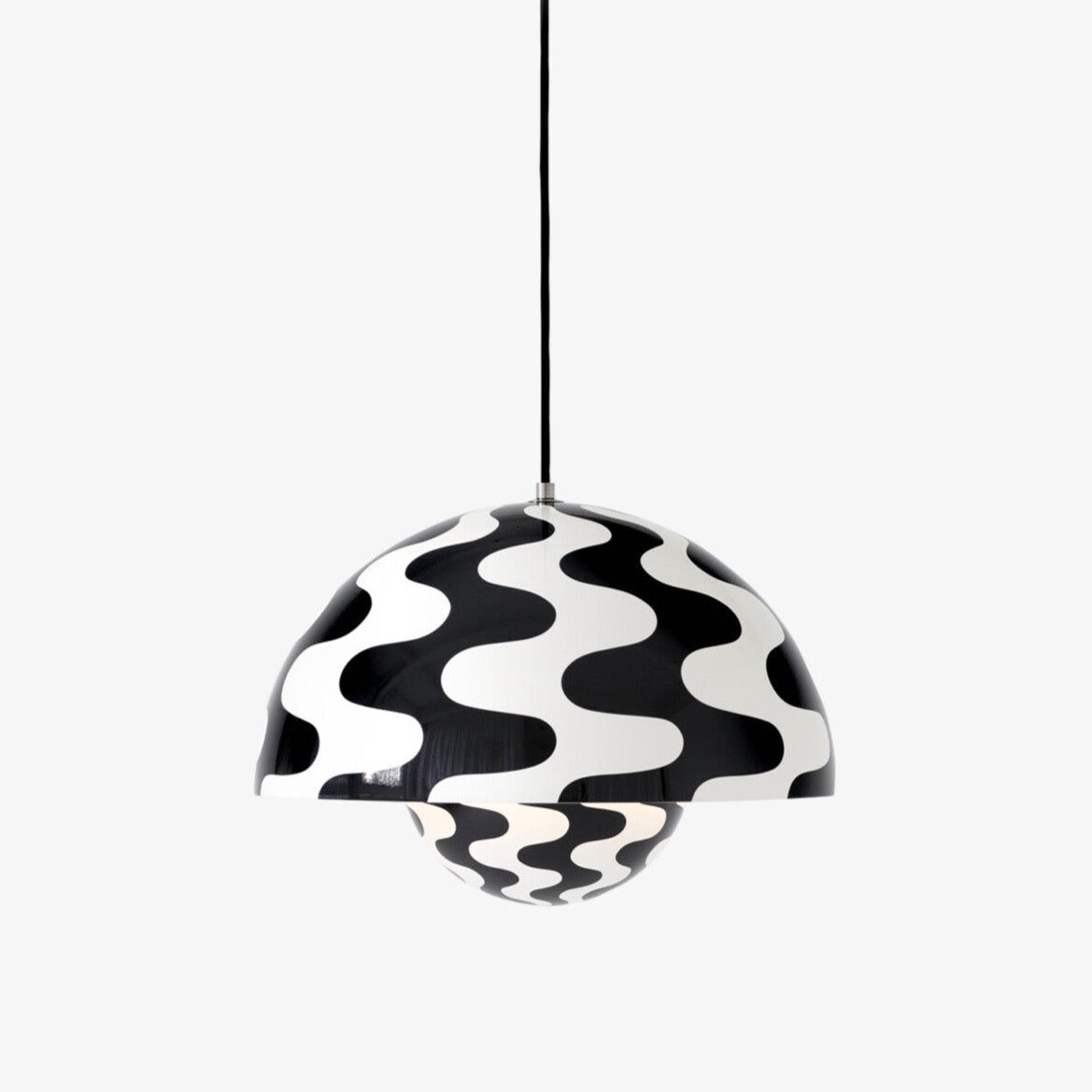 Suspension Flowerpot VP7 de Verner Panton - &amp;Tradition-Motif noir &amp; blanc-The Woods Gallery
