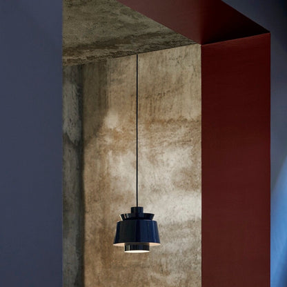 Suspension Utzon JU1 métal, Réédition 1947 de Jorn Utzon - &amp;Tradition-Bleu acier-The Woods Gallery