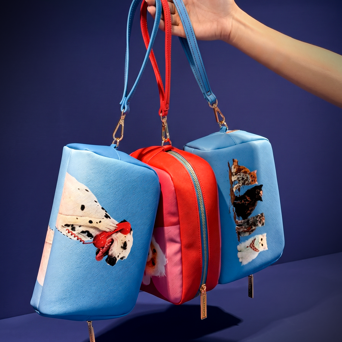 Trousse Dog Call Center 23x8 h.13 cm de ToiletPaper - Seletti-vue 2-The Woods Gallery