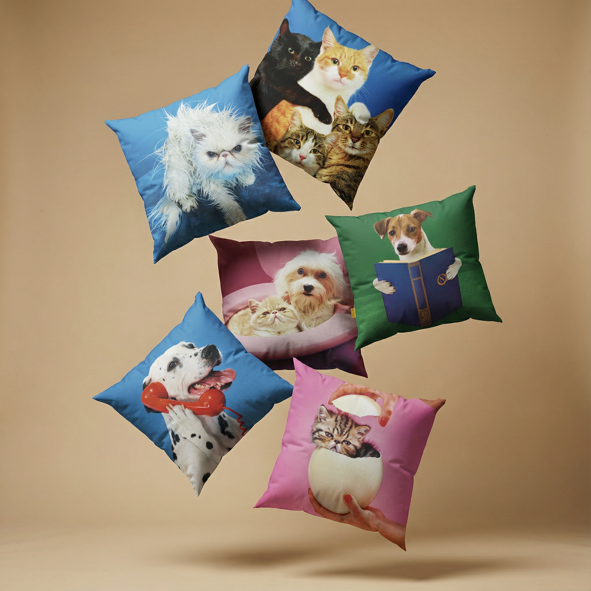 Coussin Cat Surprise de ToiletPaper - Seletti-vue 2-The Woods Gallery