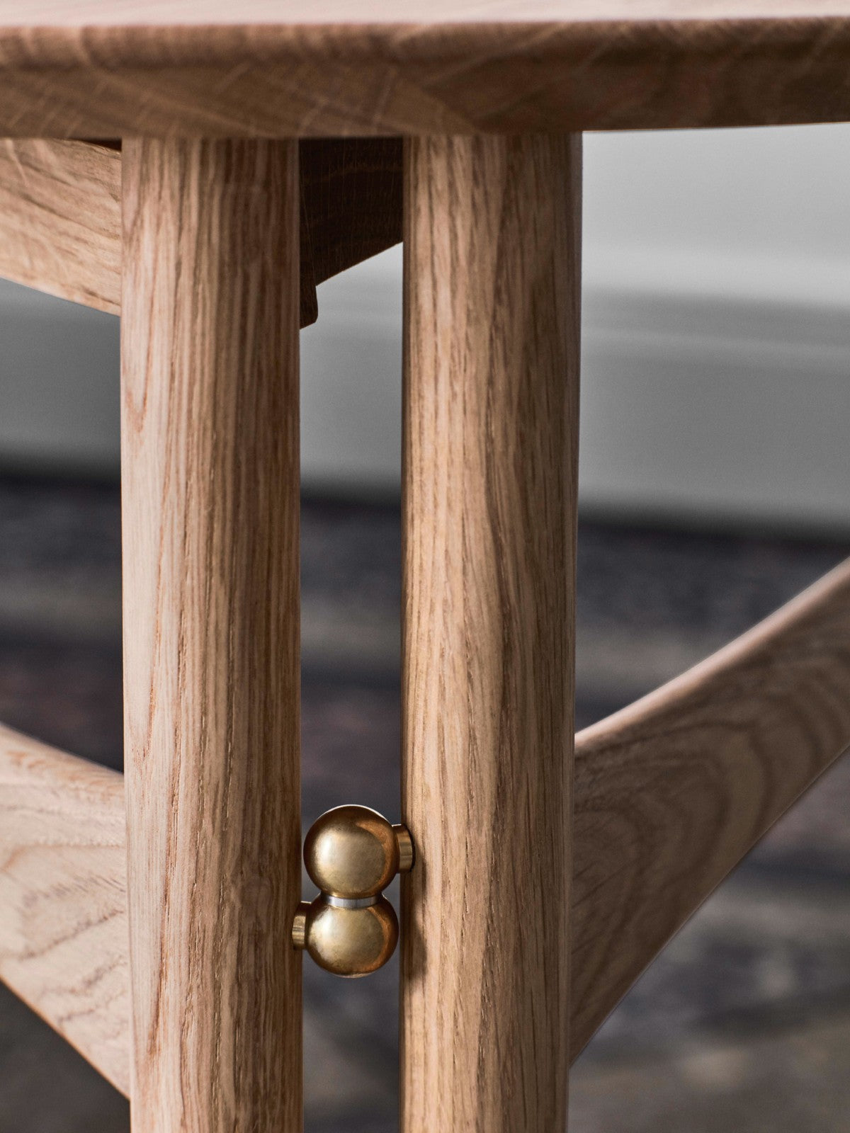 Table Basse Drop Leaf HM5 par Orla Mølgaard-Nielsen et Peter Hvidt - &amp;Tradition-The Woods Gallery