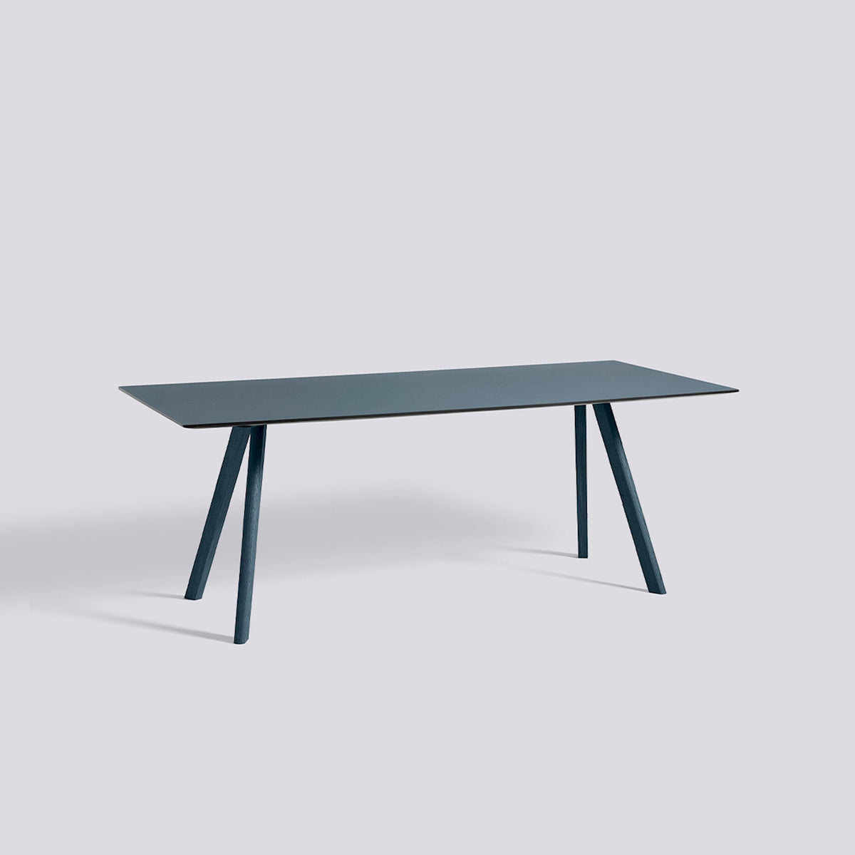 Table CPH 30 de Ronan et Erwan Bouroullec - Hay-Chêne massif laqué bleu profond, plateau linoléum bleu fumé, L 200 x P 90 x H 74 cm-The Woods Gallery