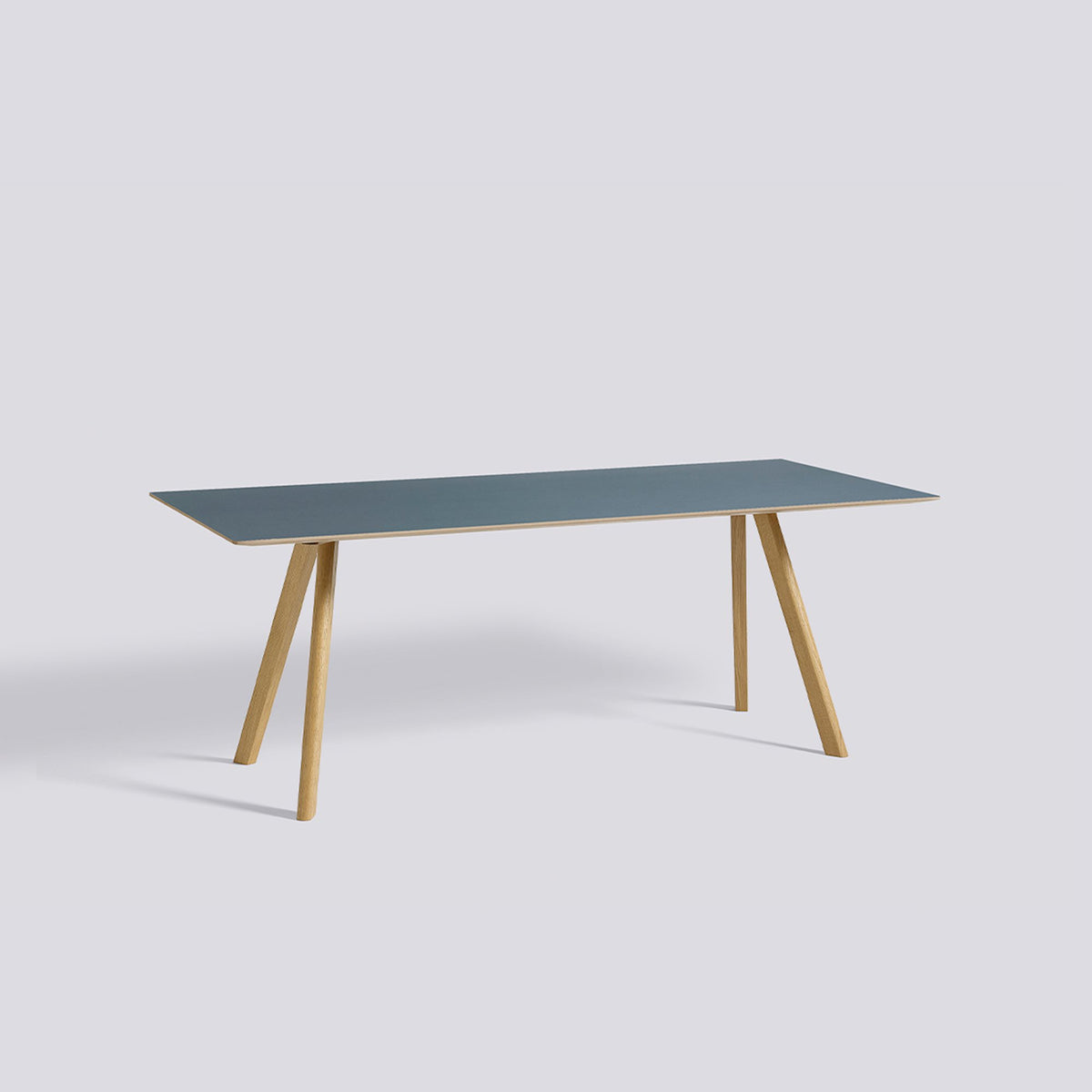 Table CPH 30 de Ronan et Erwan Bouroullec - Hay-Chêne massif laqué, plateau linoléum bleu fumé, L 200 x P 90 x H 74 cm-The Woods Gallery