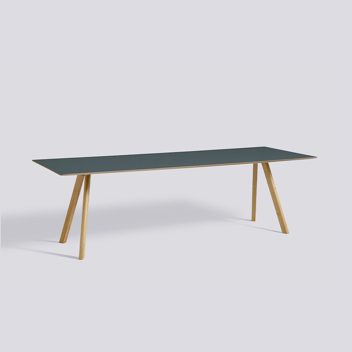Table CPH 30 de Ronan et Erwan Bouroullec - Hay-Chêne massif laqué, plateau linoléum bleu fumé, L 250 x P 90 x H 74 cm-The Woods Gallery