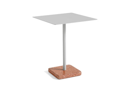 Table Terrazzo ronde de Daniel Enoksson Ø 70 - Hay-Anthracite / Terrazzo Gris clair-The Woods Gallery