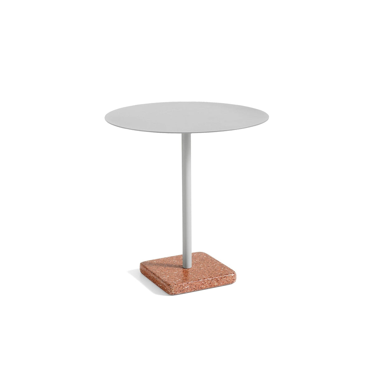 Table Terrazzo ronde de Daniel Enoksson Ø 70 - Hay-Gris clair / Terrazzo Rouge-The Woods Gallery