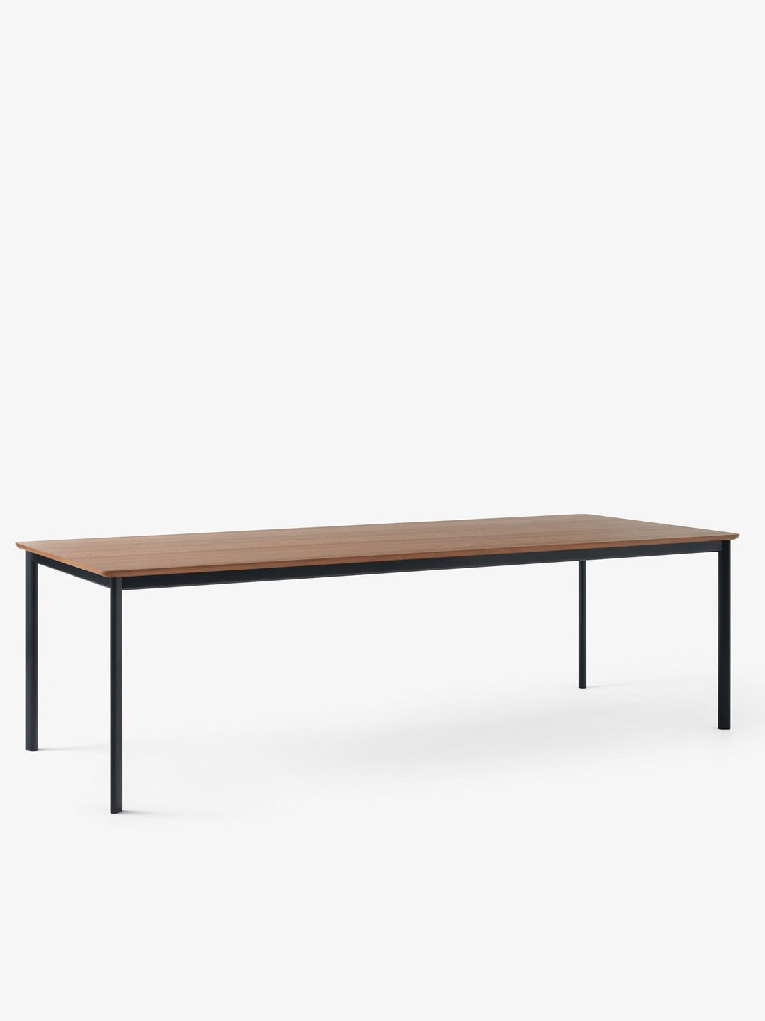 Table à manger Drip HW117 de Hee Welling - &amp;Tradition-Placage de noyer laqué-The Woods Gallery