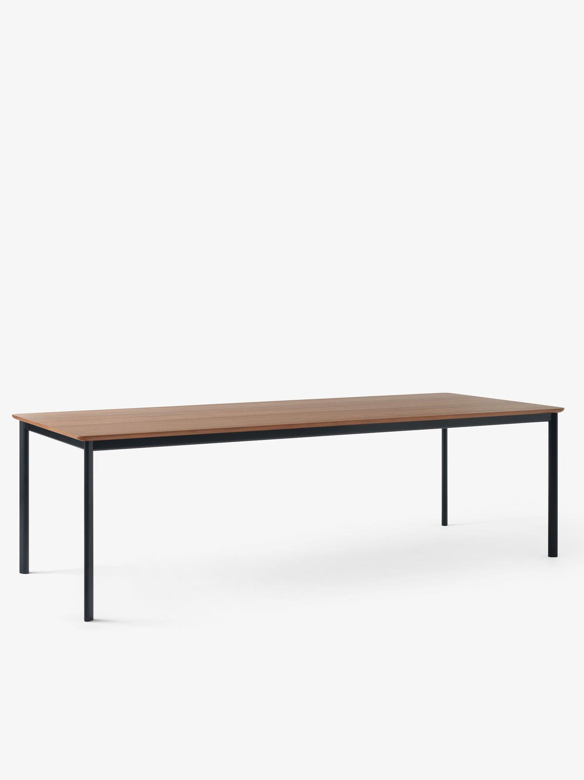 Table à manger Drip HW117 de Hee Welling - &amp;Tradition-Placage de noyer laqué-The Woods Gallery