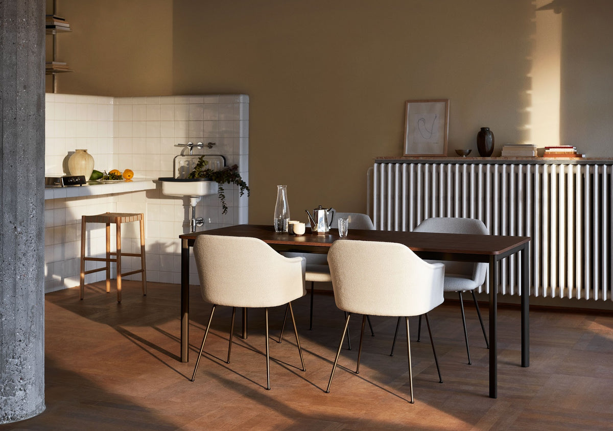 Table à manger Drip HW59 de Hee Welling - &amp;Tradition-Noir-Linoléum Burgundy 4154-The Woods Gallery