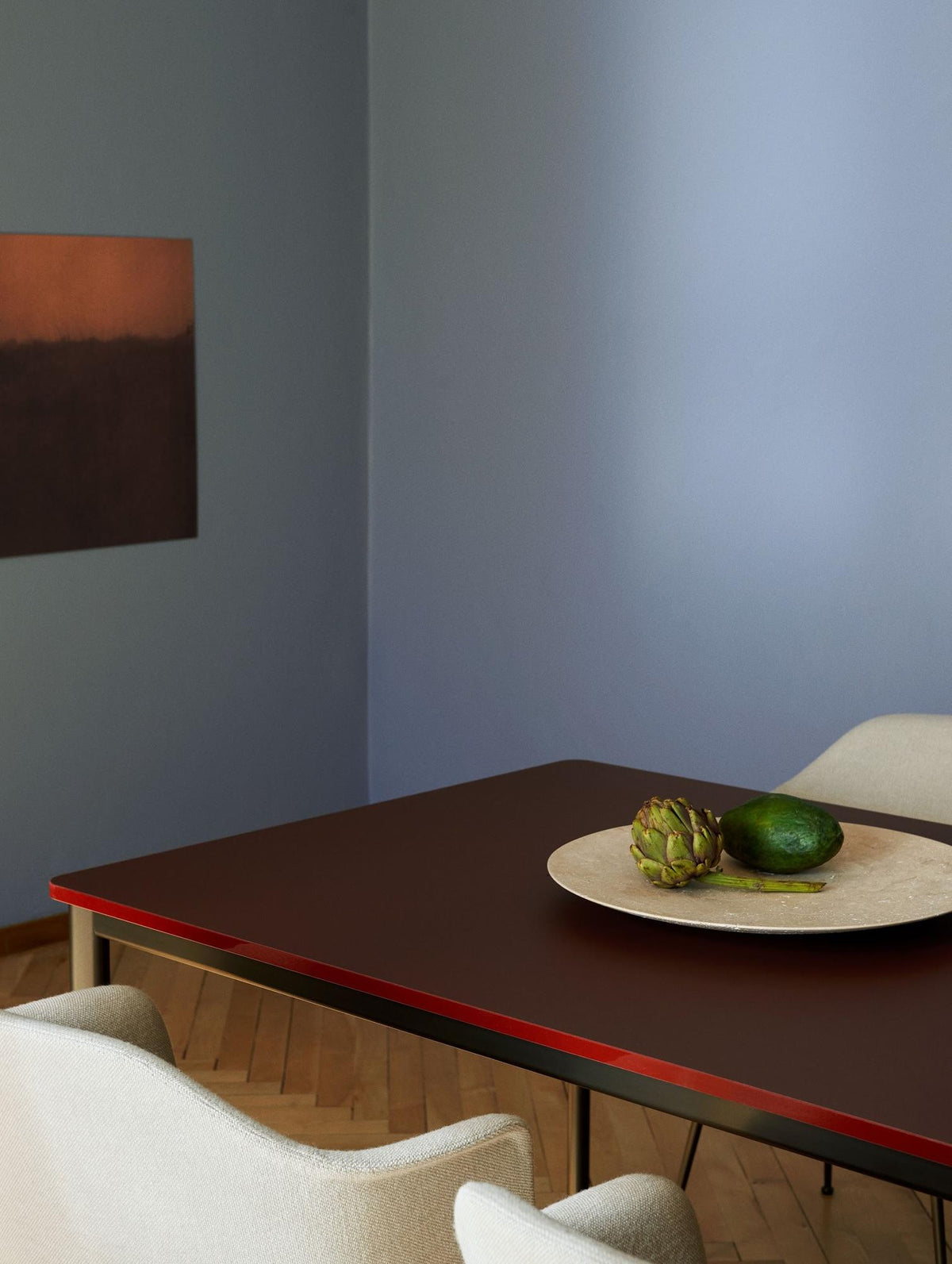 Table à manger Drip HW60 de Hee Welling - &amp;Tradition-Noir-Linoléum Burgundy 4154-The Woods Gallery