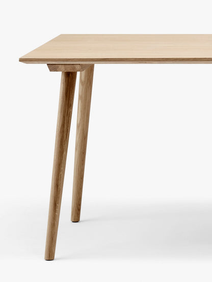 Table à manger In Between SK5 de Sami Kallio - &amp;Tradition-Piètement chêne laqué-Linoléum Forbo-The Woods Gallery