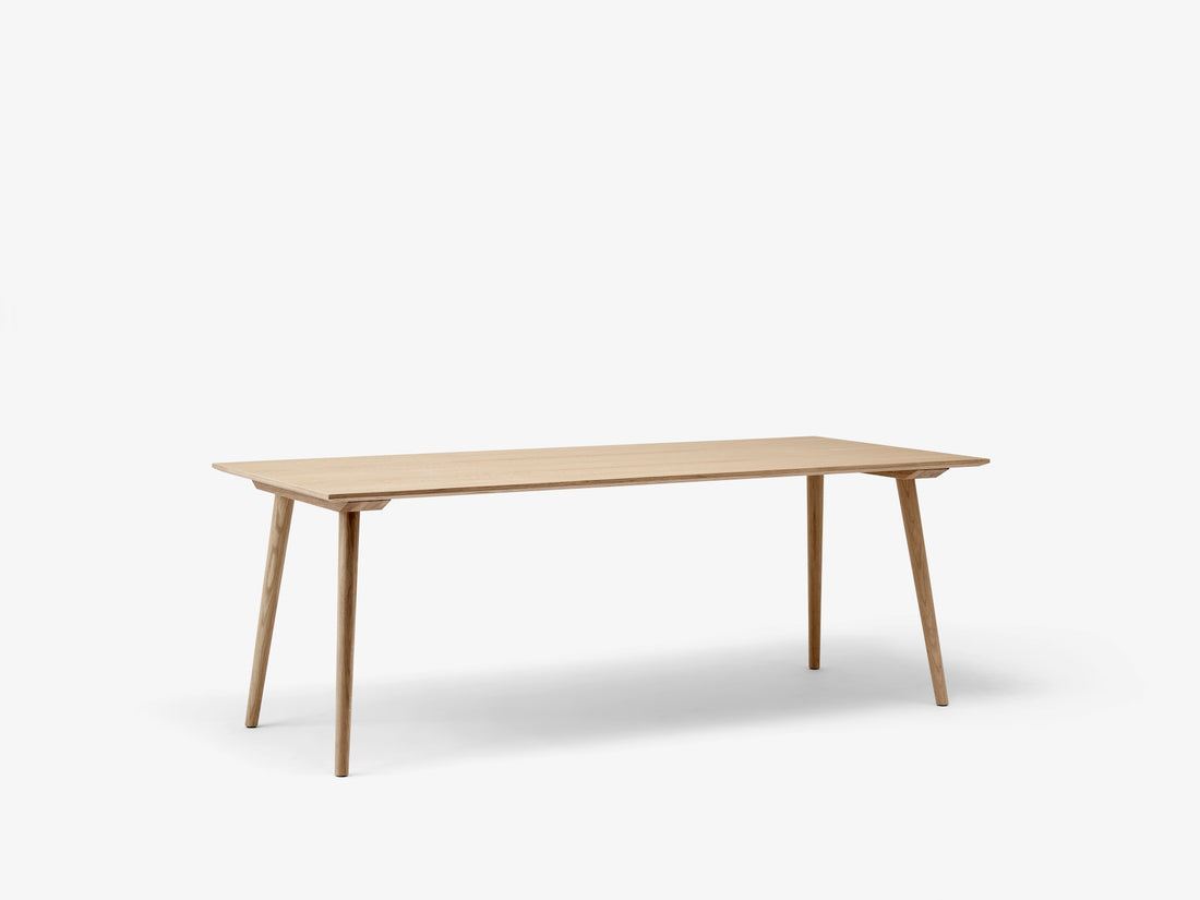 Table à manger In Between SK5 de Sami Kallio - &amp;Tradition-Piètement chêne laqué-Linoléum Forbo-The Woods Gallery