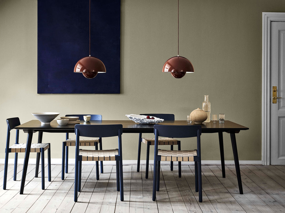 Table à manger In Between SK6 de Sami Kallio - &amp;Tradition-Piètement chêne laqué-Linoléum Forbo-The Woods Gallery
