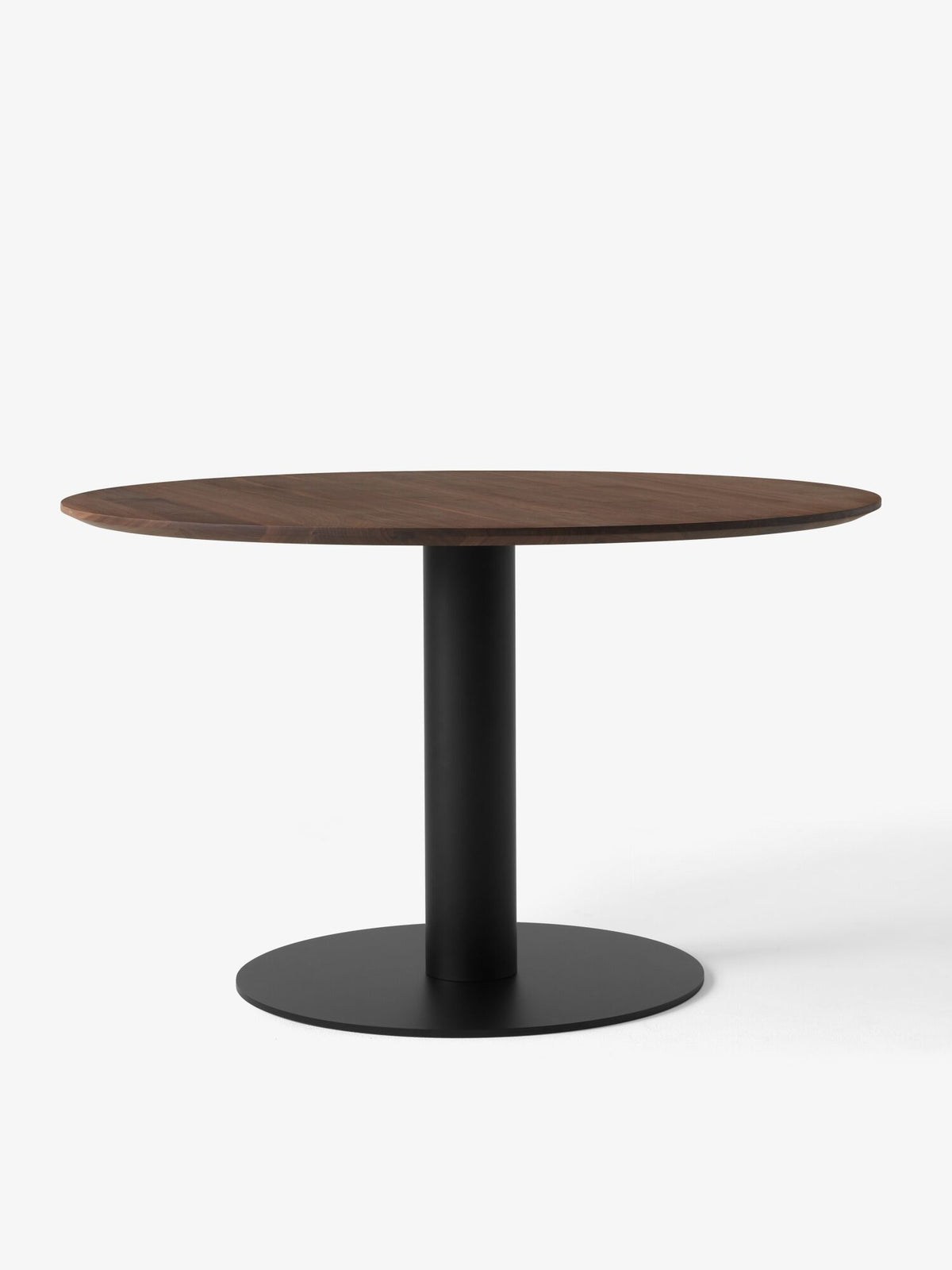 Table à manger ronde In Between SK12 de Sami Kallio - &amp;Tradition-Pied central noir mat-Linoléum Forbo-The Woods Gallery