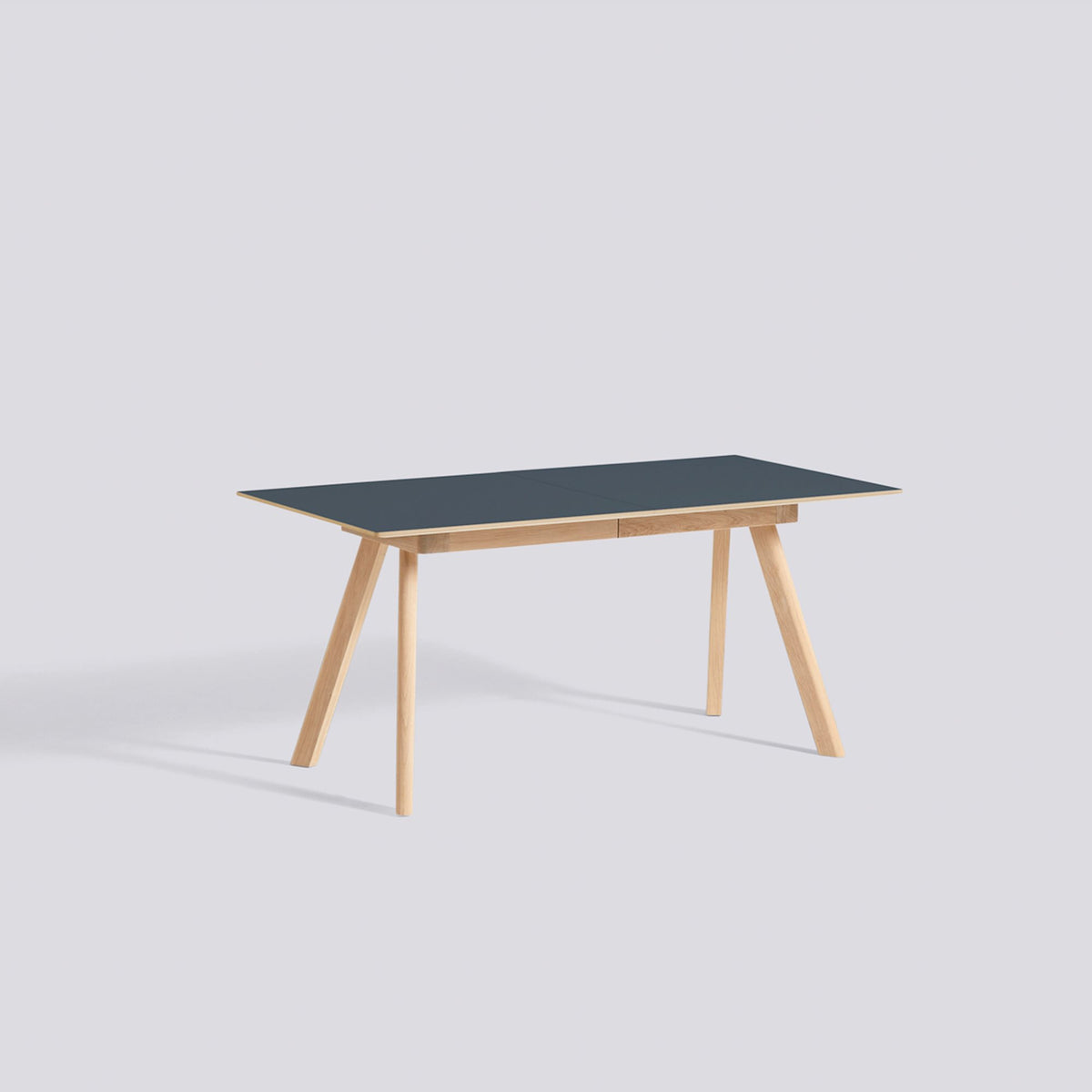 Table à rallonge CPH 30 de Ronan et Erwan Bouroullec - Hay-L 160 x P 80 x H 74 cm, Chêne massif laqué, plateau linoléum bleu fumé-The Woods Gallery