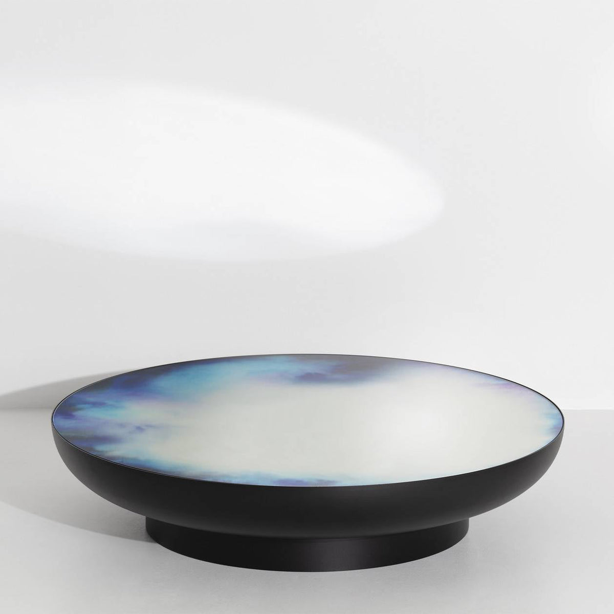 Table basse Francis Extra-Large de Constance Guisset Ø 45 - Petite Friture-Noir-The Woods Gallery