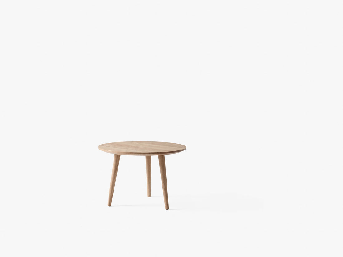 Table basse In Between SK14 de Sami Kallio - &amp;Tradition-Chêne huilé-The Woods Gallery