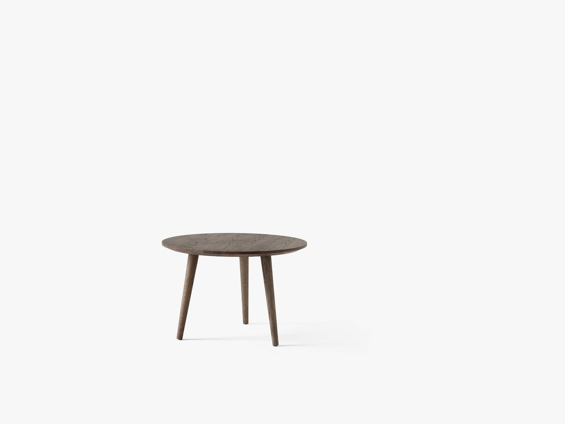 Table basse In Between SK14 de Sami Kallio - &amp;Tradition-Chêne huilé fumé-The Woods Gallery