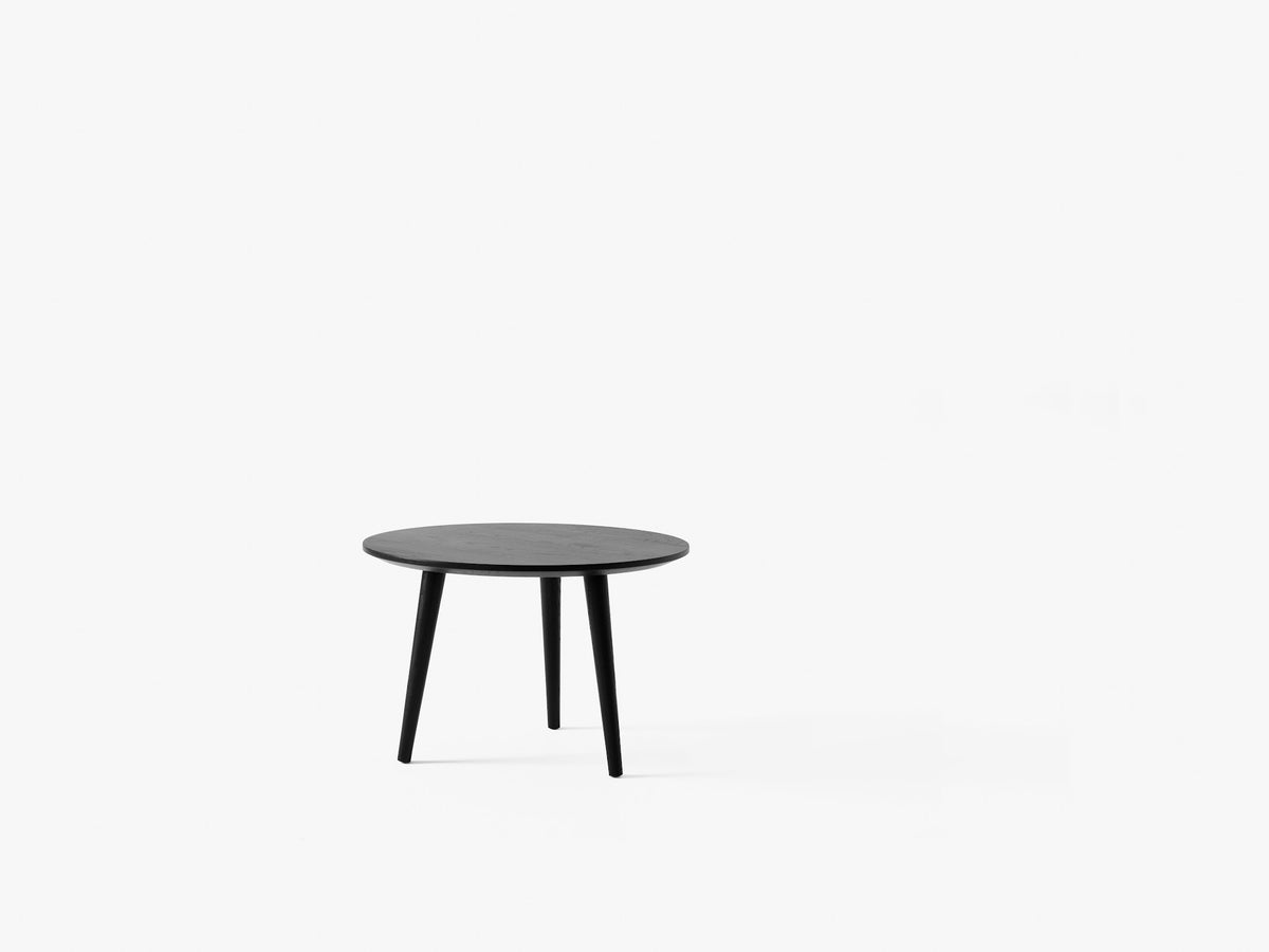 Table basse In Between SK14 de Sami Kallio - &amp;Tradition-Chêne laqué noir-The Woods Gallery
