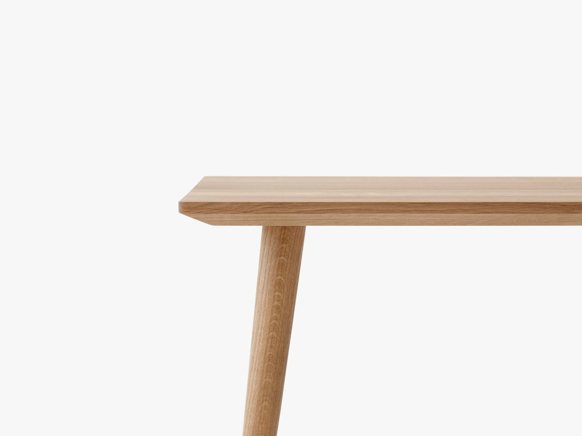 Table basse In Between SK23 de Sami Kallio - &amp;Tradition-Chêne huilé-The Woods Gallery