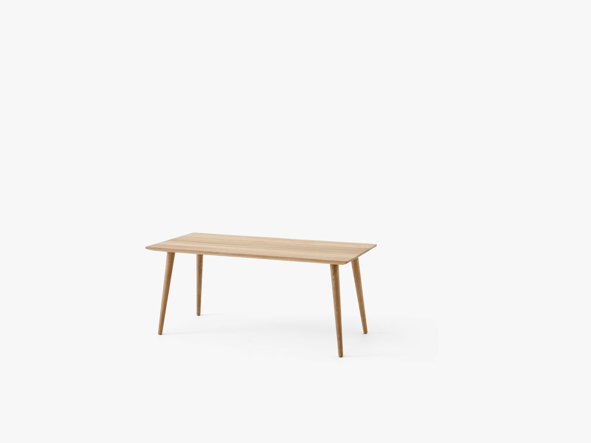 Table basse In Between SK23 de Sami Kallio - &amp;Tradition-Chêne huilé-The Woods Gallery