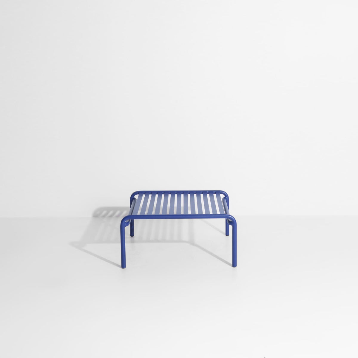 Table basse Week-End de Studio Brichet-Ziegler - Petite Friture-Bleu-The Woods Gallery