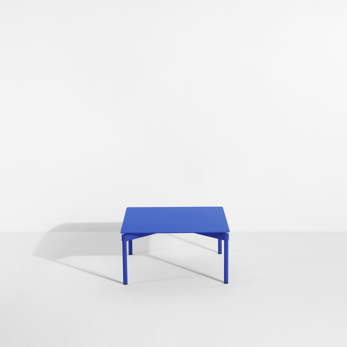 Table basse carrée Fromme de Tom Chung - Petite Friture-Bleu-The Woods Gallery