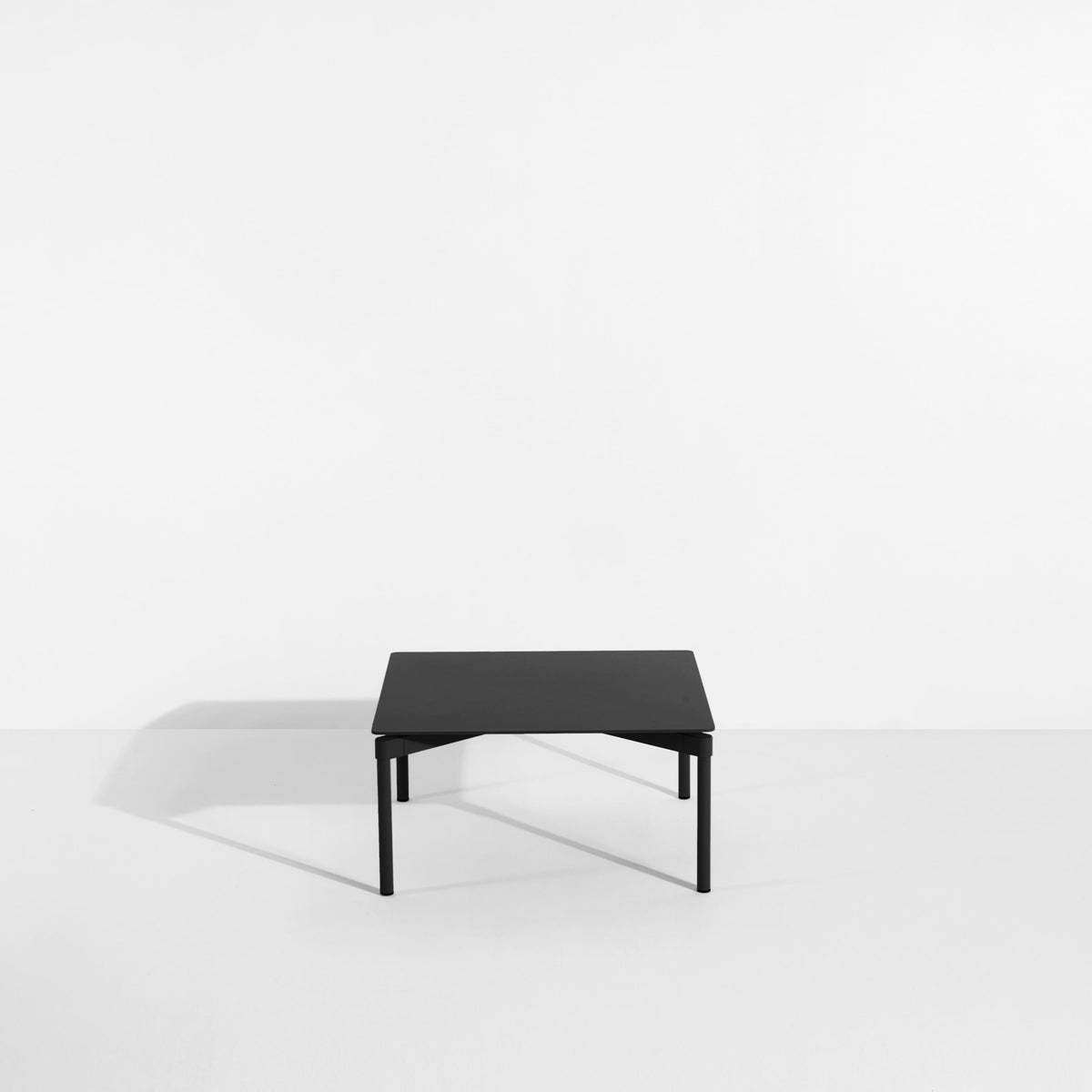 Table basse carrée Fromme de Tom Chung - Petite Friture-Noir-The Woods Gallery