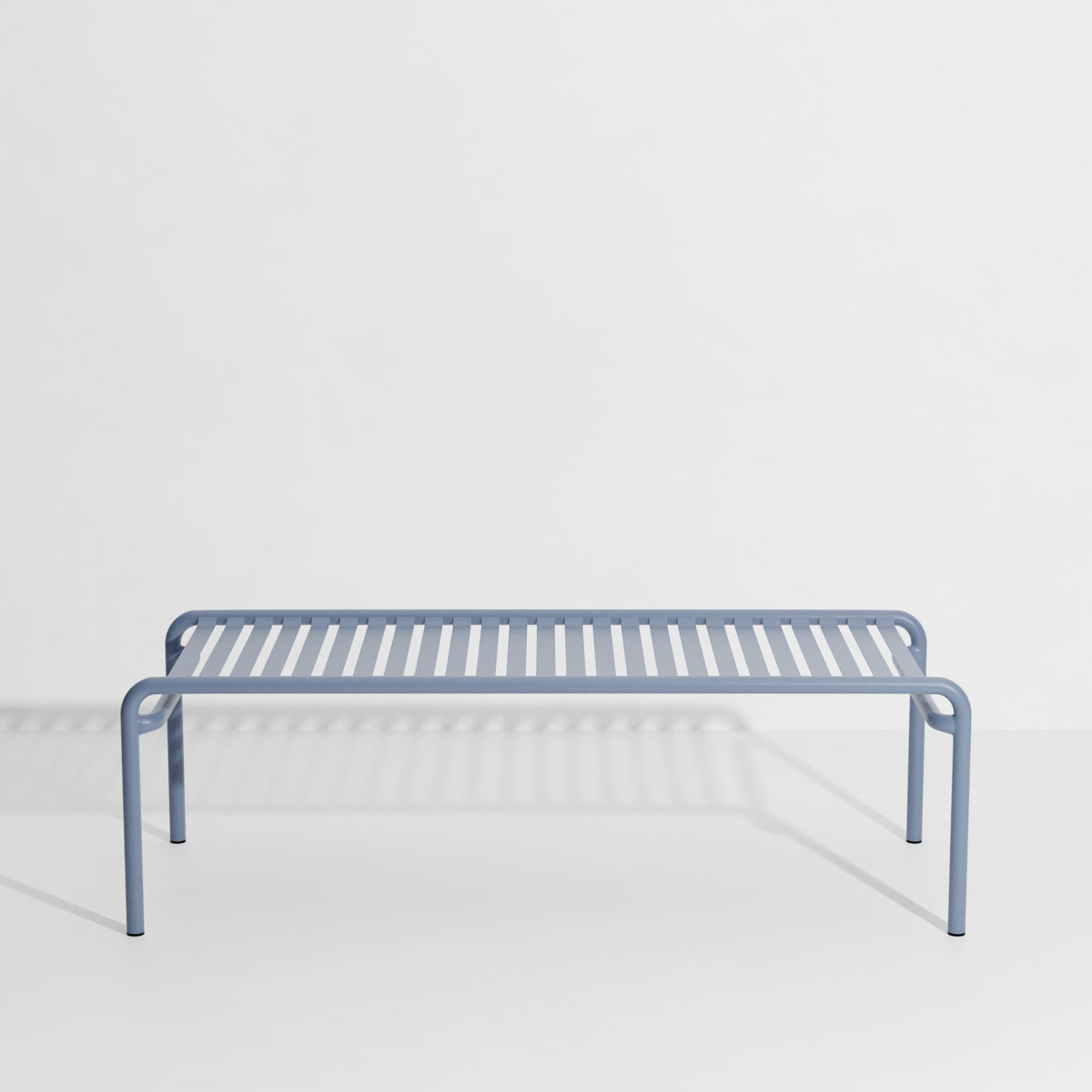 Table basse longue Week-End de Studio Brichet-Ziegler - Petite Friture-Bleu Pigeon-The Woods Gallery