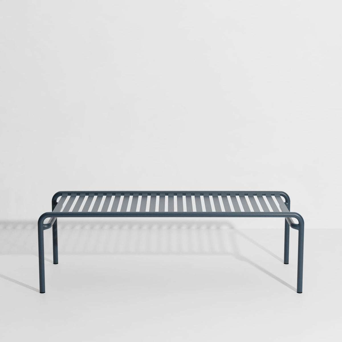 Table basse longue Week-End de Studio Brichet-Ziegler - Petite Friture-Gris Bleu-The Woods Gallery