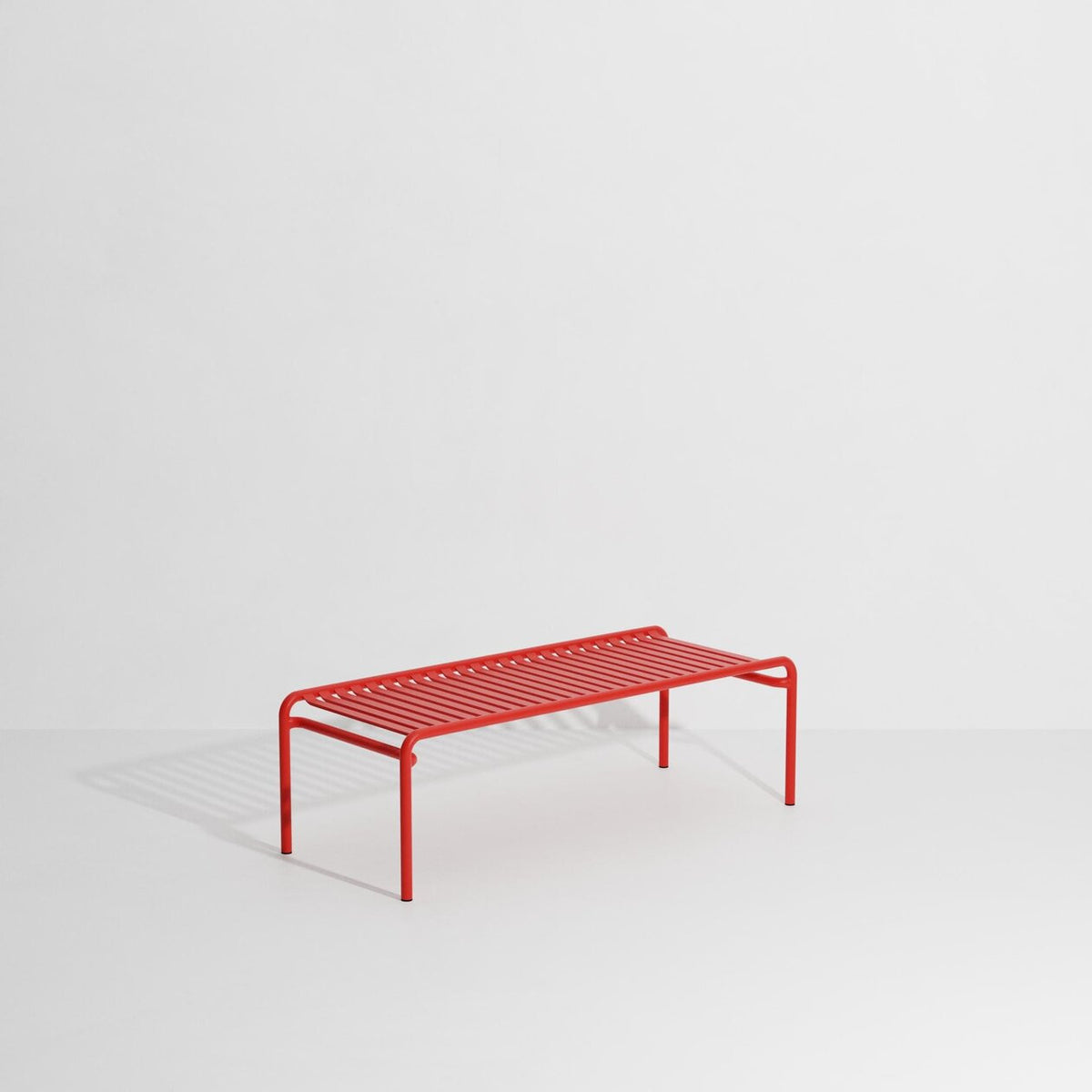 Table basse longue Week-End de Studio Brichet-Ziegler - Petite Friture-Rouge-The Woods Gallery