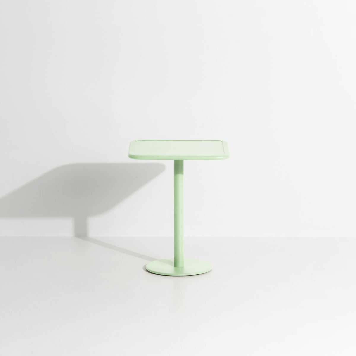 Table bistrot carrée Week-End 60 × 60 de Studio Brichet-Ziegler - Petite Friture-Vert pastel-The Woods Gallery