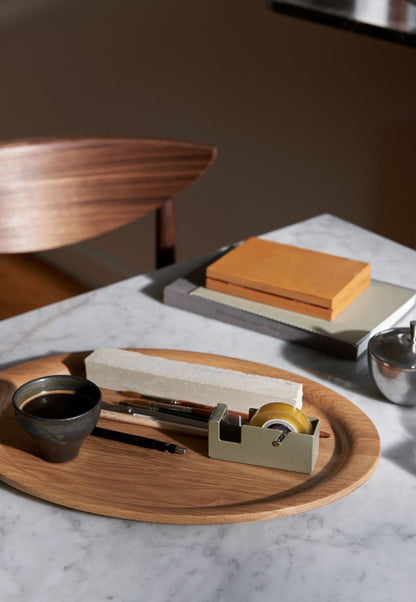 Table café In Between SK16 de Sami Kallio - &amp;Tradition-Pied central noir mat-Linoléum Forbo-The Woods Gallery