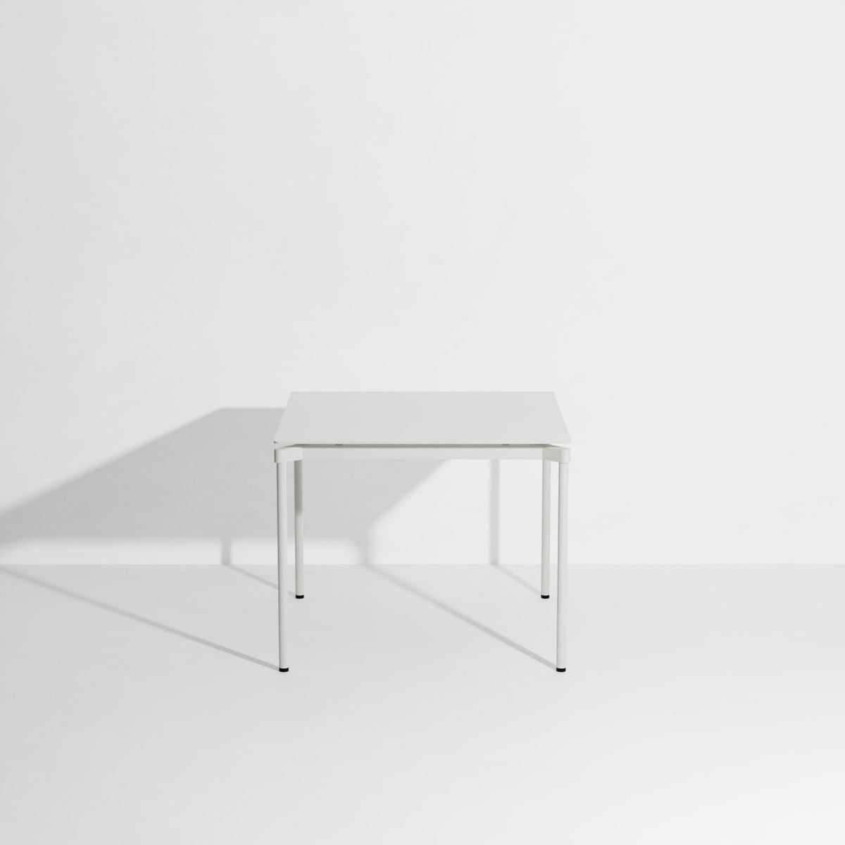 Table carrée Fromme de Tom Chung - Petite Friture-Gris perle-The Woods Gallery