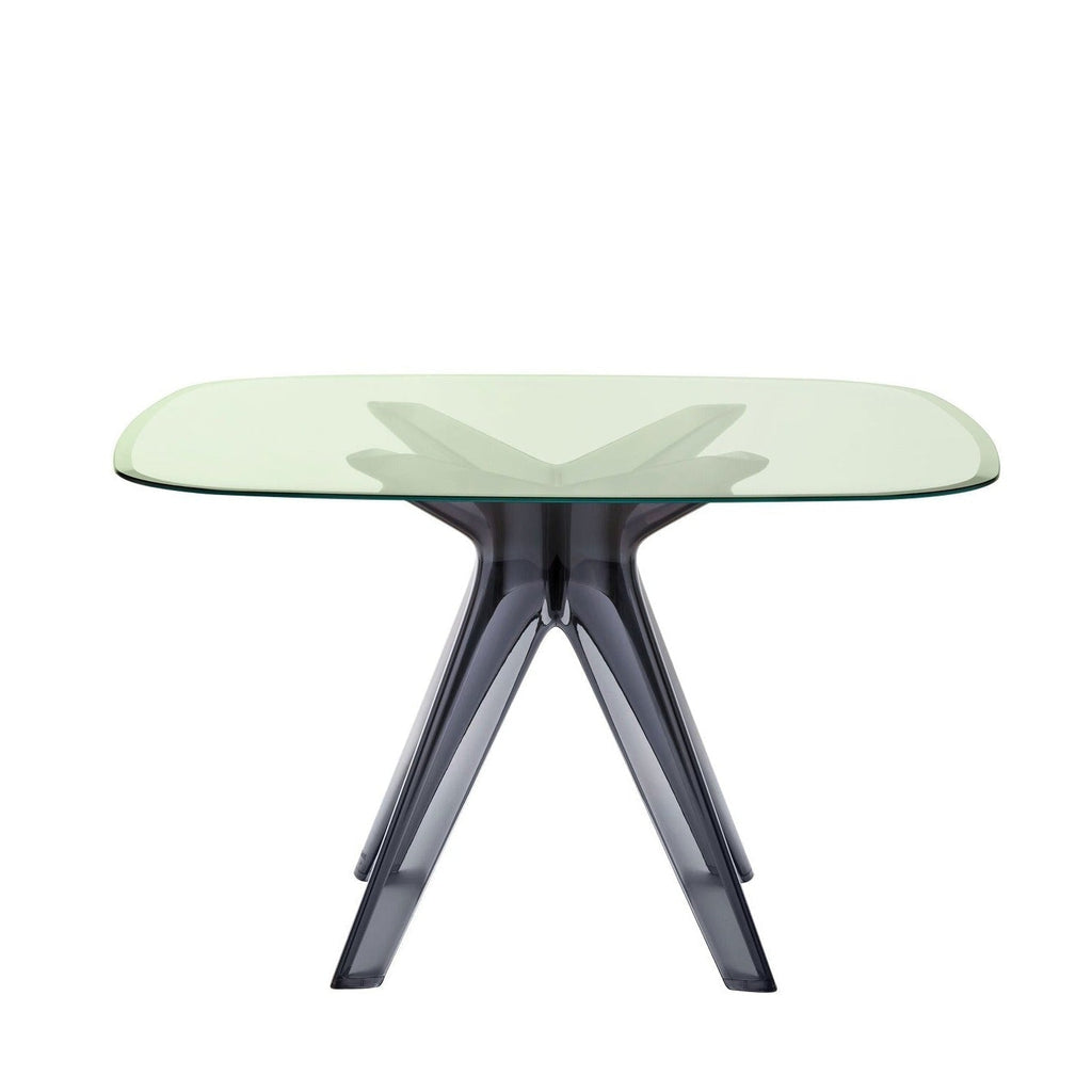 Table carrée Sir Gio de Philippe Starck Ø 120 - Kartell-Vert-Fumé-The Woods Gallery