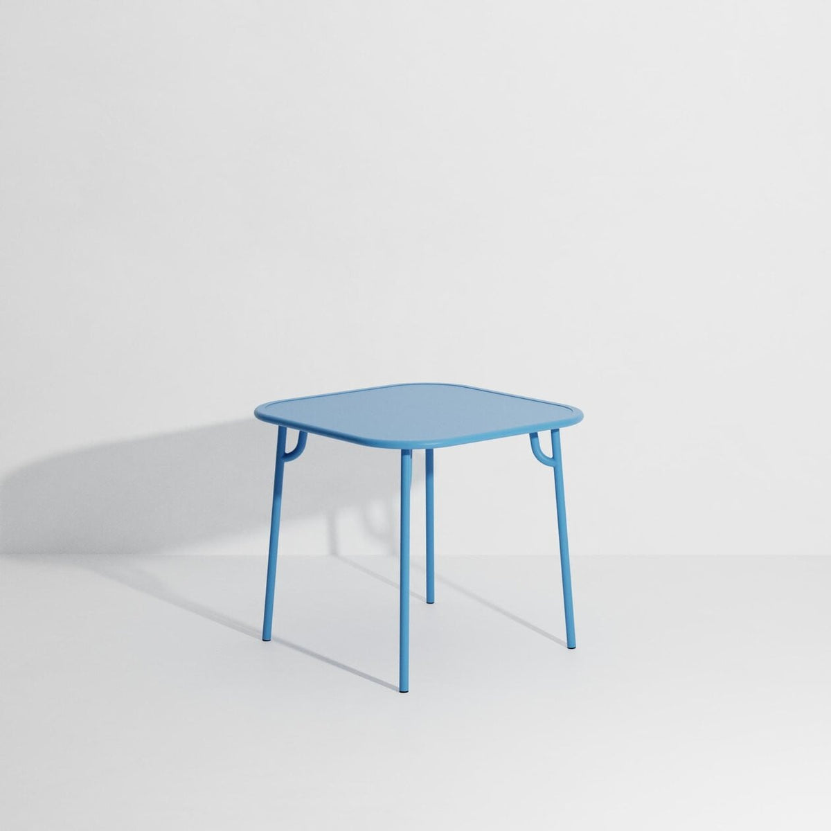 Table carrée Week-End de Studio Brichet-Ziegler - Petite Friture-Bleu Ciel-Plein-The Woods Gallery