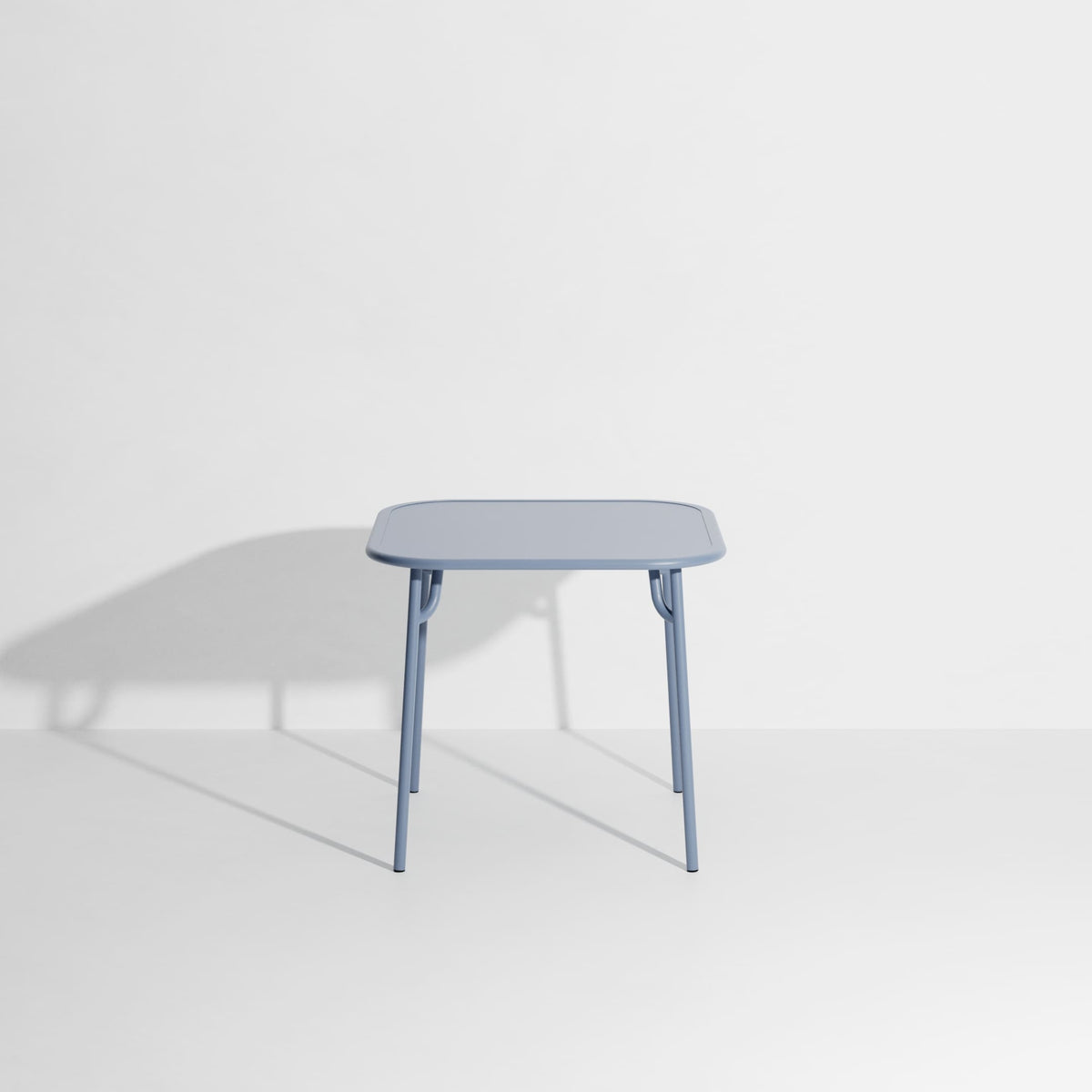 Table carrée Week-End de Studio Brichet-Ziegler - Petite Friture-Bleu Pigeon-Plein-The Woods Gallery