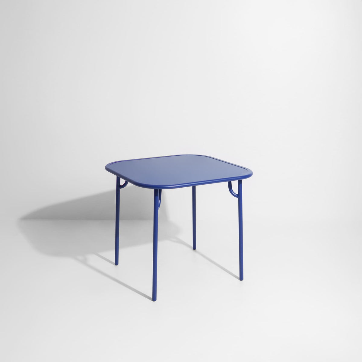 Table carrée Week-End de Studio Brichet-Ziegler - Petite Friture-Bleu-Plein-The Woods Gallery
