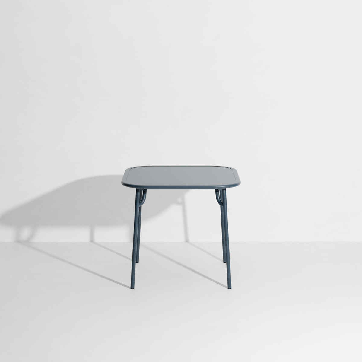 Table carrée Week-End de Studio Brichet-Ziegler - Petite Friture-Gris Bleu-Plein-The Woods Gallery