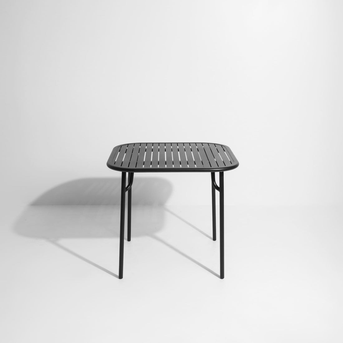 Table carrée Week-End de Studio Brichet-Ziegler - Petite Friture-Noir-À lattes-The Woods Gallery