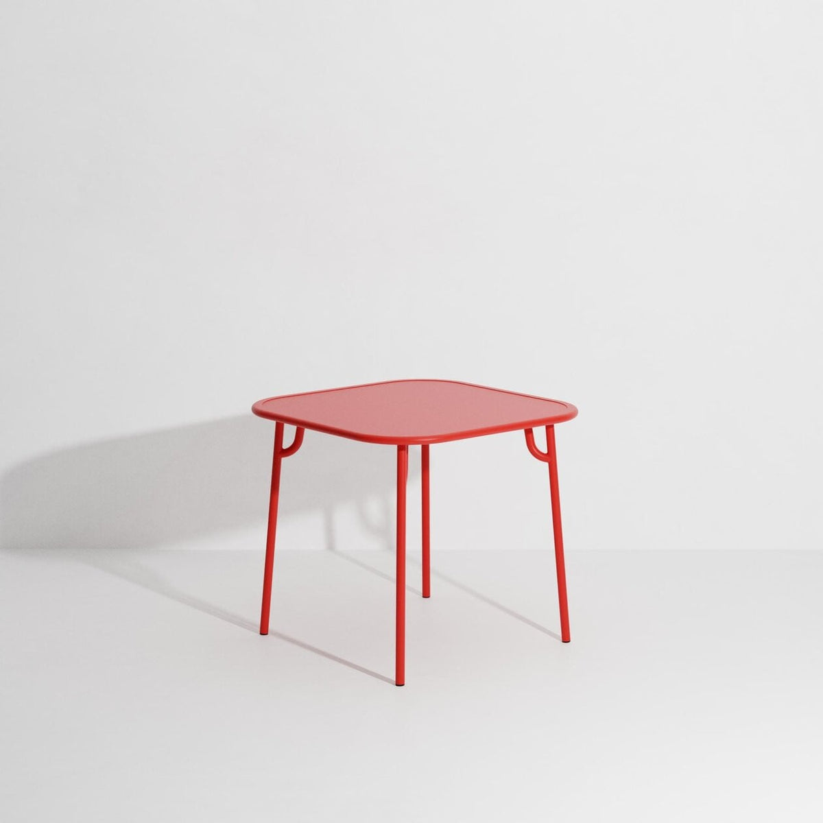 Table carrée Week-End de Studio Brichet-Ziegler - Petite Friture-Rouge-Plein-The Woods Gallery