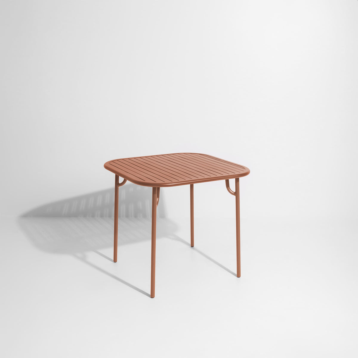 Table carrée Week-End de Studio Brichet-Ziegler - Petite Friture-Terracotta-À lattes-The Woods Gallery