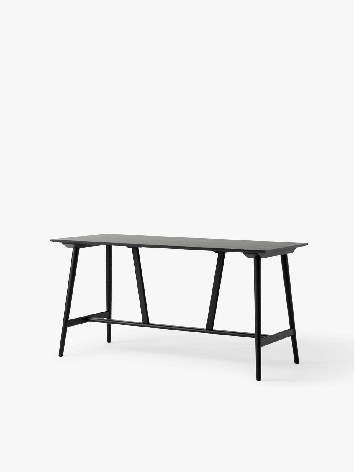Table comptoir In Between SK26 de Sami Kallio - &amp;Tradition-Piètement chêne laqué noir-Placage de chêne-The Woods Gallery
