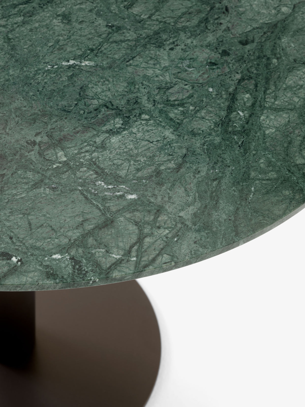 Table haute In Between SK21 de Sami Kallio - &amp;Tradition-Pied central noir mat-Linoléum Forbo-The Woods Gallery