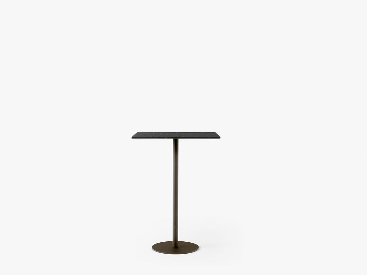 Table haute In Between SK21 de Sami Kallio - &amp;Tradition-Pied central noir mat-Linoléum Forbo-The Woods Gallery