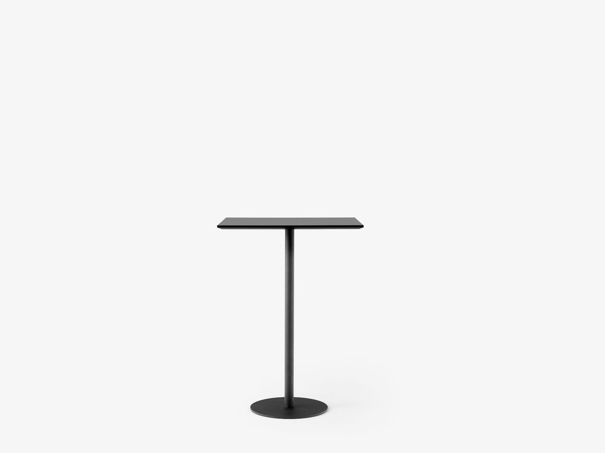Table haute In Between SK21 de Sami Kallio - &amp;Tradition-Pied central noir mat-Stratifié Fenix Nano-The Woods Gallery