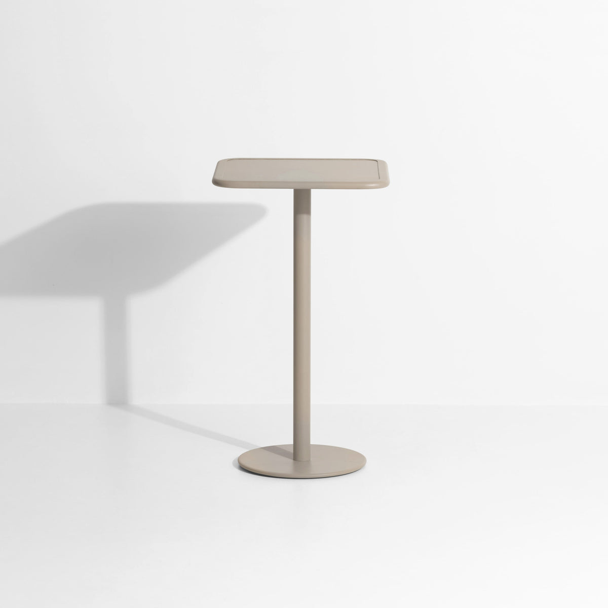 Table haute carrée Week-End 60 × 60 de Studio Brichet-Ziegler - Petite Friture-Dune-The Woods Gallery