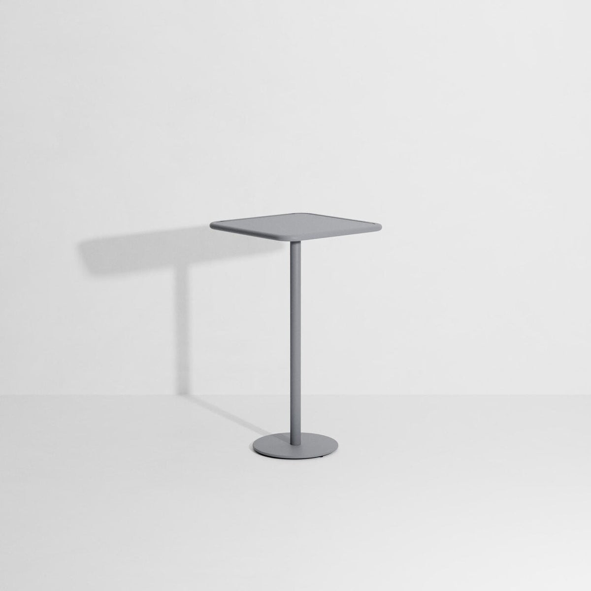 Table haute carrée Week-End 60 × 60 de Studio Brichet-Ziegler - Petite Friture-Gris pierre-The Woods Gallery